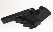 How to Fire a Glock Pistol
