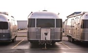 How Do I Tow a 33-Foot Travel Trailer?