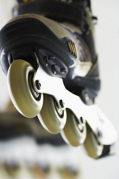 How to Teach a Child to Inline Skate