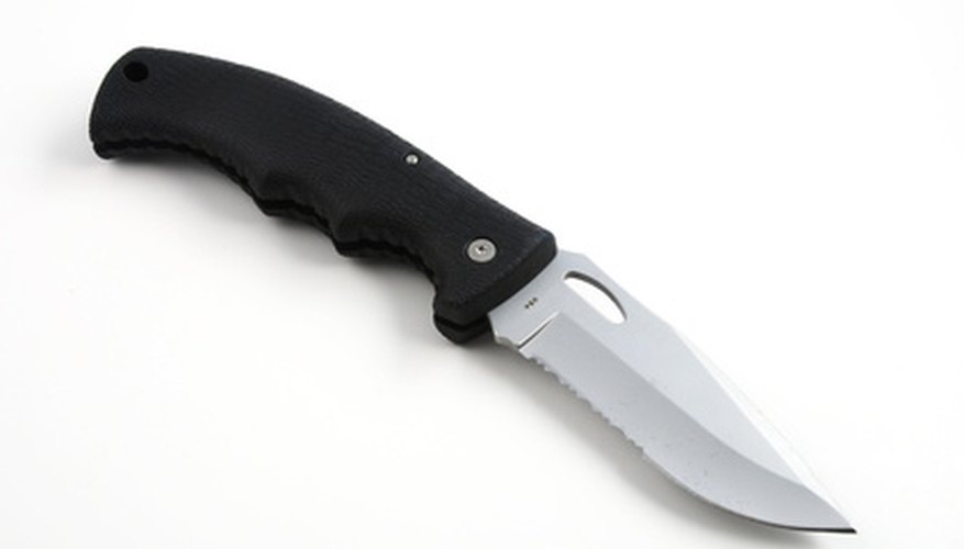 How to Throw a Pocket Knife