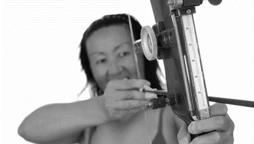 How to Tell the Difference in Right & Left Hand Compound Bows